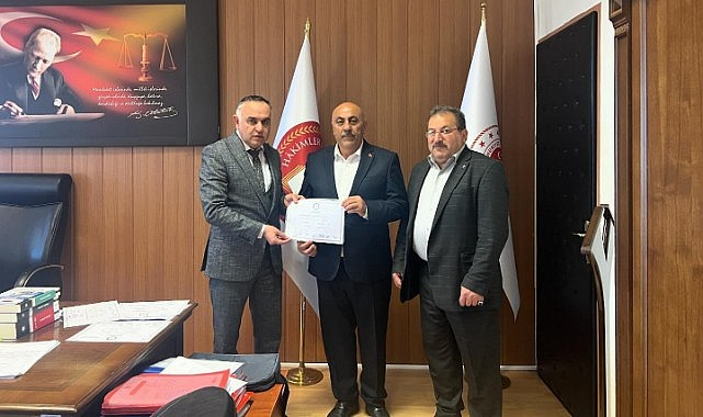 Arı mazbatasını aldı