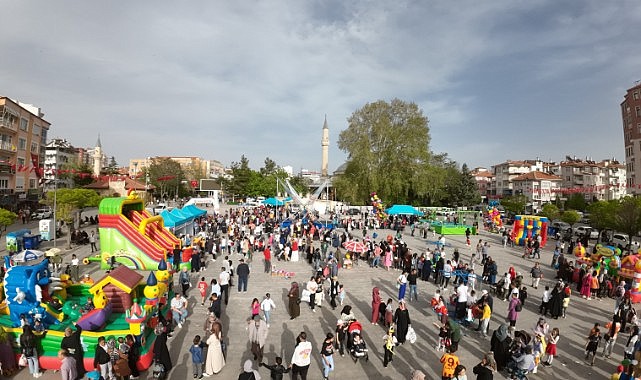 &quot;Çocuklarımızın yüzü hep gülsün&quot;