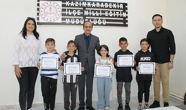 Güzel yazan kalemler ödüllendirildi 