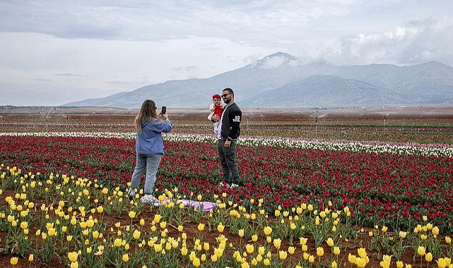 Kapılarını açtı...