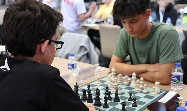 Satranç şampiyonası Karaman&#039;da yapılıyor