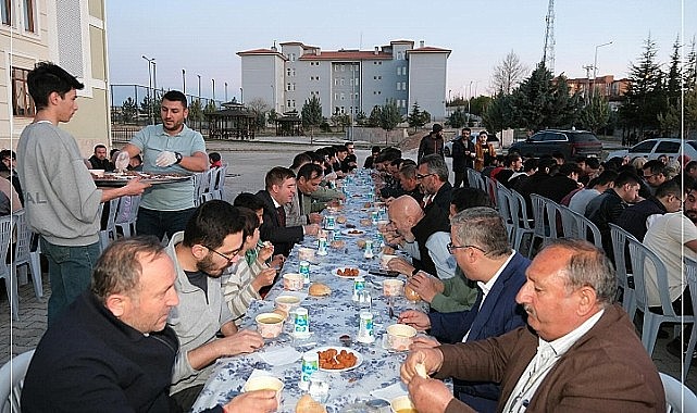 Vali Sarıibrahim ÖDİHL iftarına katıldı