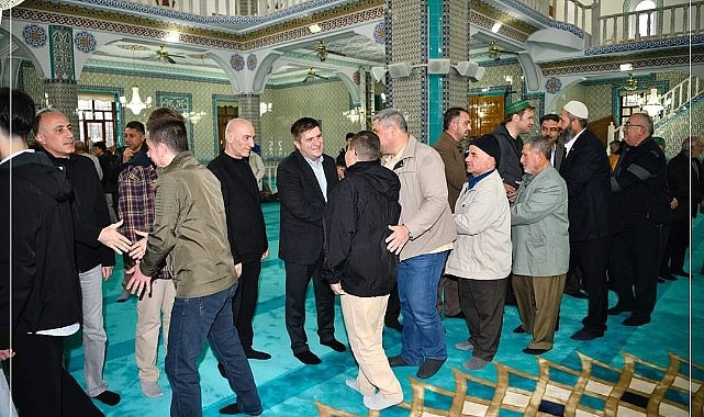 Vali Sarıibrahim vatandaşlarla bayramlaştı