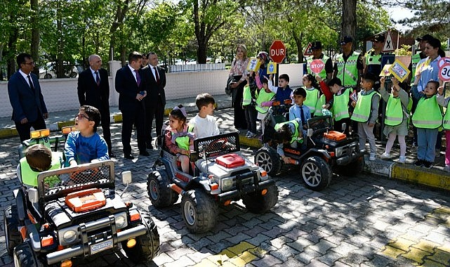 Çocuklara trafik kuralları aşılandı