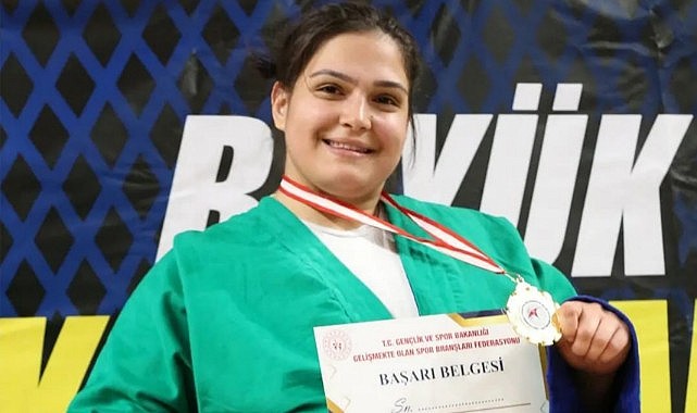 Ebru Atabay&#039;dan altın madalya