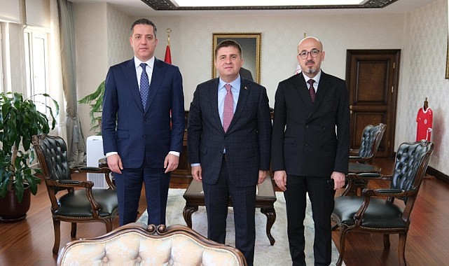 Türkiye Barolar Birliği Başkanı şeref defterini imzaladı