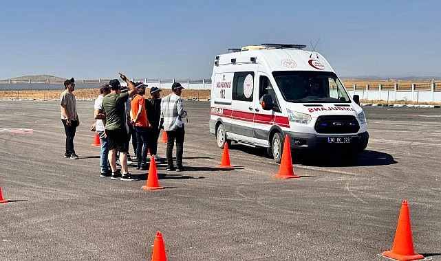 Ambulans sürüş eğitimi verildi