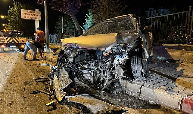 Duvara çarptı, kazayı ucuz atlattı