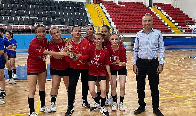 Karaman’daki hentbol liderleri ödüllerini aldı