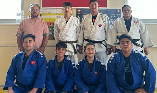 Karamanlı 7 sporcuya milli davet