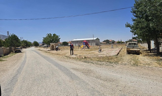 Kazımkarabekir’de parklar güzelleşiyor