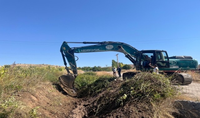 Akıncılar&#039;da sulama kanalları temizlendi