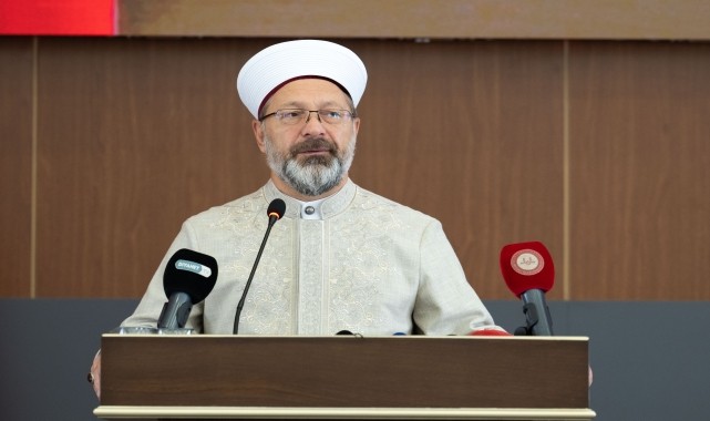 Diyanet İşleri Başkanı Erbaş, &quot;Kur&#039;an Ayetleri ve Bilimsel Veriler Işığında Arz Sempozyumu&quot;nda konuştu: