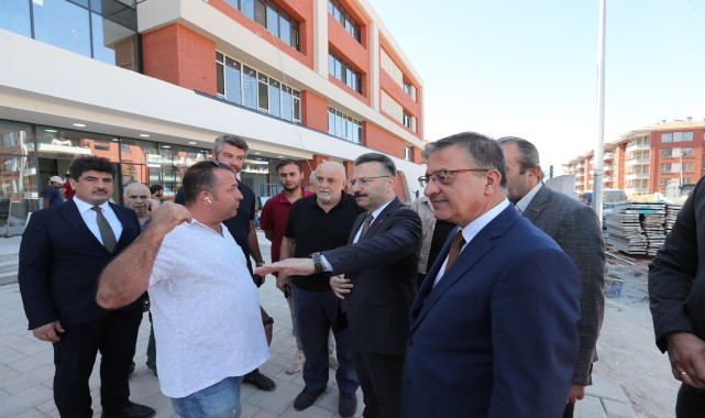 Eskişehir Valisi Aksoy, yapımı tamamlanan okullarda incelemelerde bulundu