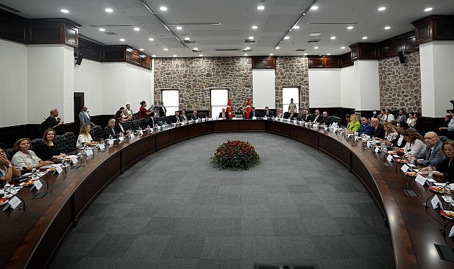 İzmir Körfezi&#039;ndeki kirlilik için toplandılar