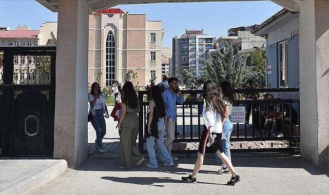 Karaman&#039;da KPSS ön lisans sınavı yapıldı