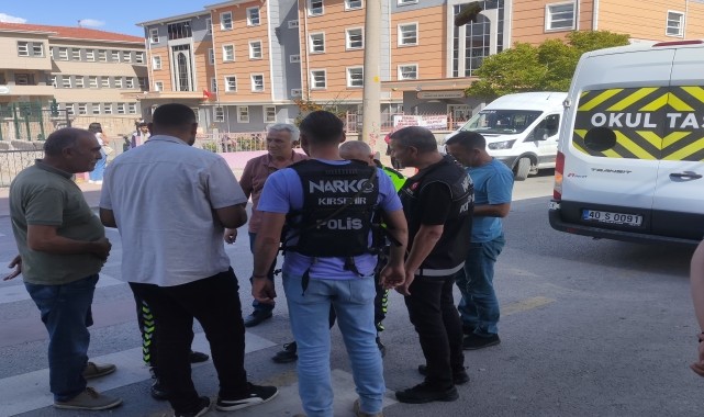 Kırşehir&#039;de polis, okul çevresi ve servis araçlarında denetim yaptı