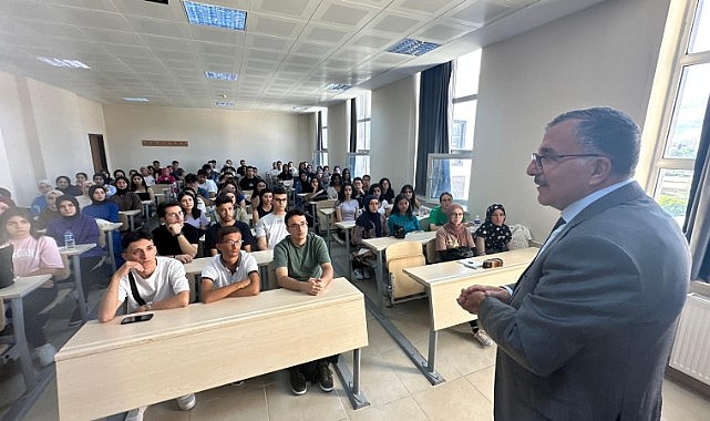 KMÜ&#039;lü rektörden öğrencilere önemli tavsiyeler