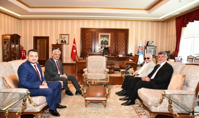 Prag Büyükelçisi Feyzioğlu&#039;ndan Vali Makas&#039;a ziyaret