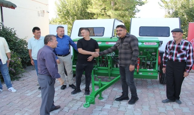 Yalıhüyük&#039;te çiftçilere hibe ekipman verildi