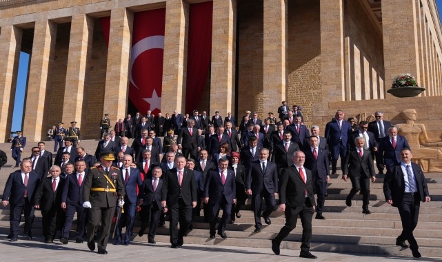 Cumhurbaşkanı Erdoğan başkanlığındaki devlet erkanı Anıtkabir&#039;i ziyaret etti