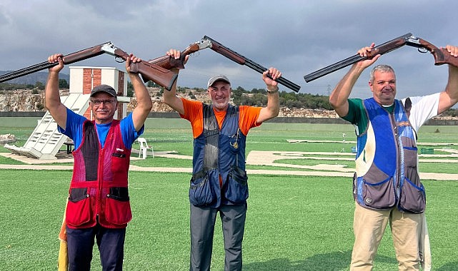 Karamanlı atıcılar Mersin&#039;den madalyalarla döndü
