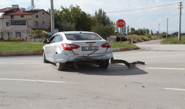 Konya&#039;da kavşaktaki kaza anı kamerada