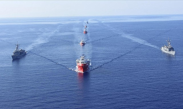 Oruç Reis, Süveyş Kanalı&#039;nı geçti