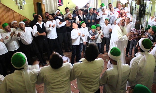 Rüzgara göre şekillenen samimiyetsizlik abideleri