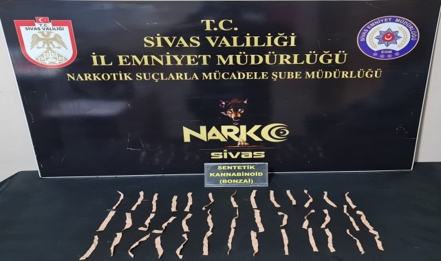 Sivas&#039;ta uyuşturucu operasyonunda yakalanan 5 zanlı tutuklandı