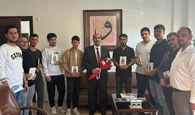 Üniversiteli gençlerden Müftülüğe anlamlı ziyaret