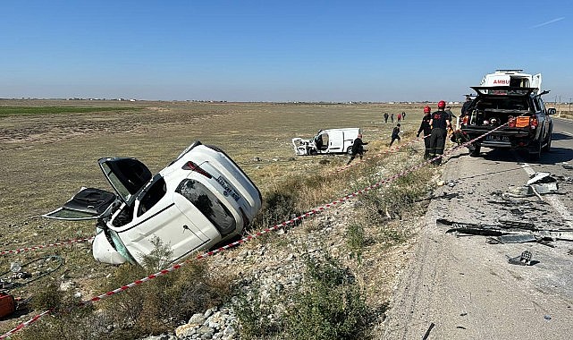 Yeşilova yolunda kaza! 2 ölü 1 yaralı
