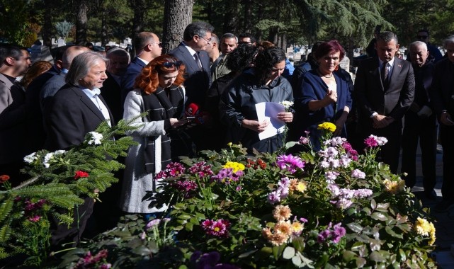 CHP Genel Başkanı Özel, yayıncı İlhan Erdost&#039;u anma programında soruları yanıtladı: