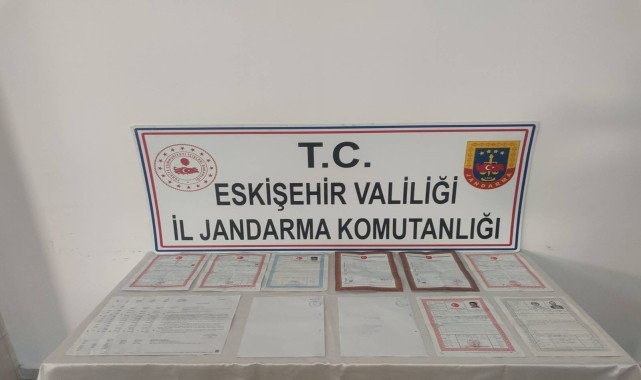 Eskişehir'de tefecilik operasyonunda 2 şüpheli yakalandı