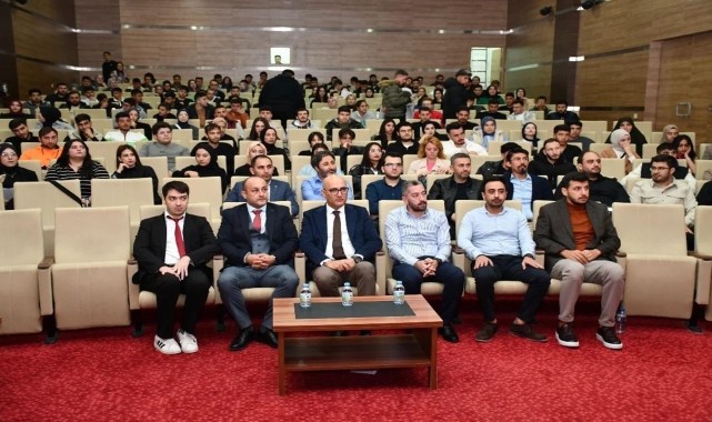 &quot;Gençlerin Gözünden Atatürk&#039;ü Anma&quot; konulu öğrenci paneli düzenlendi