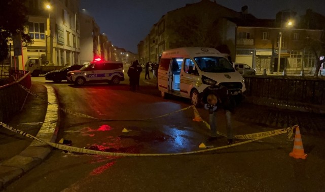 GÜNCELLEME - Eskişehir&#039;de bir kişi arkadaşını bıçakla öldürdü
