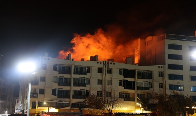GÜNCELLEME - Sivas&#039;ta dershane bulunan binada çıkan yangında 1 öğretmen öldü