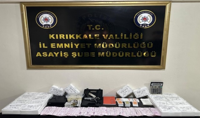 Kırıkkale&#039;de dernekte kumar oynayan 12 kişiye 77 bin 100 lira ceza kesildi