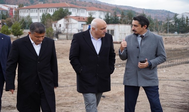 Kızılcahamam&#039;da kapalı halı saha projesi hayata geçiriliyor