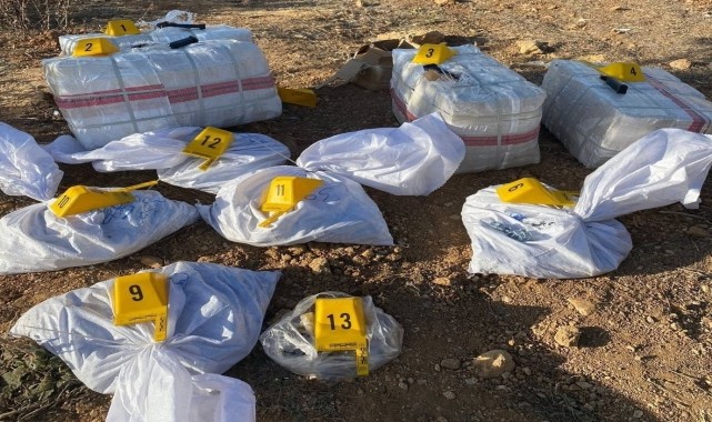 Konya&#039;da yol kenarına bırakılan 13 çuvalda silah parçaları bulundu