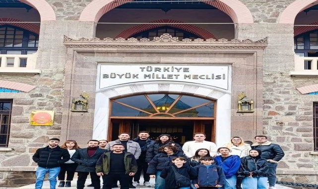 Nallıhanlı öğrenciler, eski TBMM binaları ile Anıtkabir&#039;i ziyaret etti