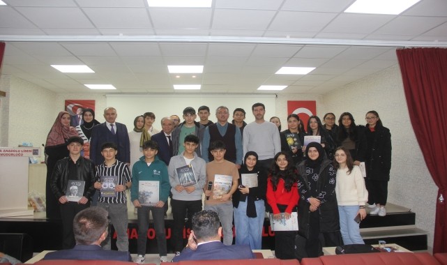 Şair-yazar ve fikir insanı Sezai Karakoç, Zara&#039;da anıldı