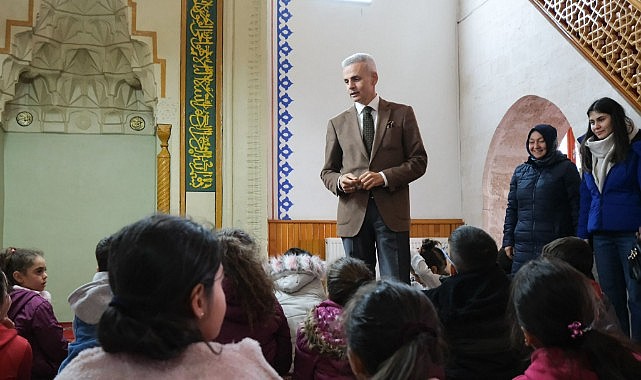 Vali Çiçekli, yüreklere dokundu