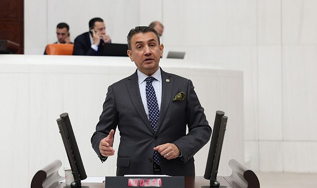 &quot;Vatandaşlar açlığa ve yoksulluğa sürükleniyor&quot;