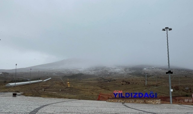 Yıldız Dağı Kayak Merkezi&#039;nde kar etkili oldu