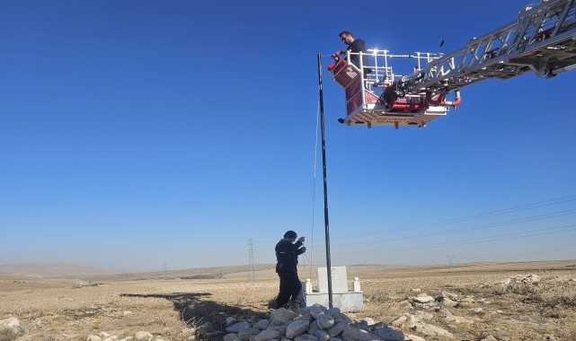 Yunak&#039;ta meçhul şehit mezarının bayrağı yenilendi