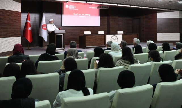 Diyanet İşleri Başkanı Erbaş, Avrupa ülkelerinden Türkiye&#039;ye gelen gençlerle buluştu: