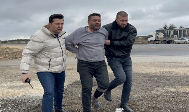 Eskişehir&#039;de çıkan kavgada bir kişi silahla yaralandı