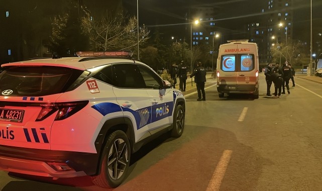 GÜNCELLEME - Kayseri&#039;de parkta çay içen arkadaşlar arasında çıkan bıçaklı kavgada bir kişi öldü