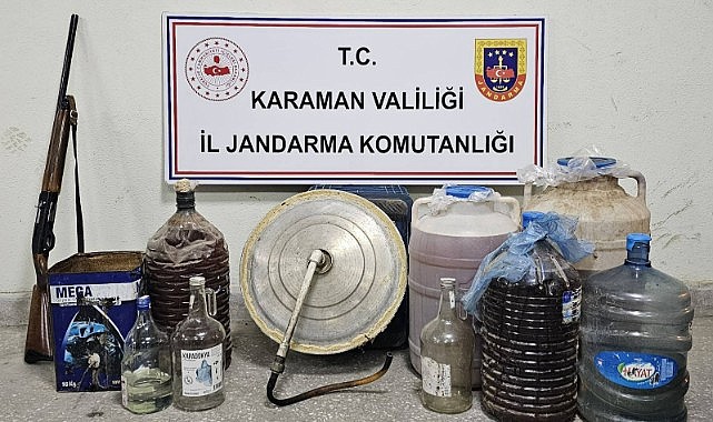 Karaman&#039;da yüzlerce litre sahte içki ele geçirildi
